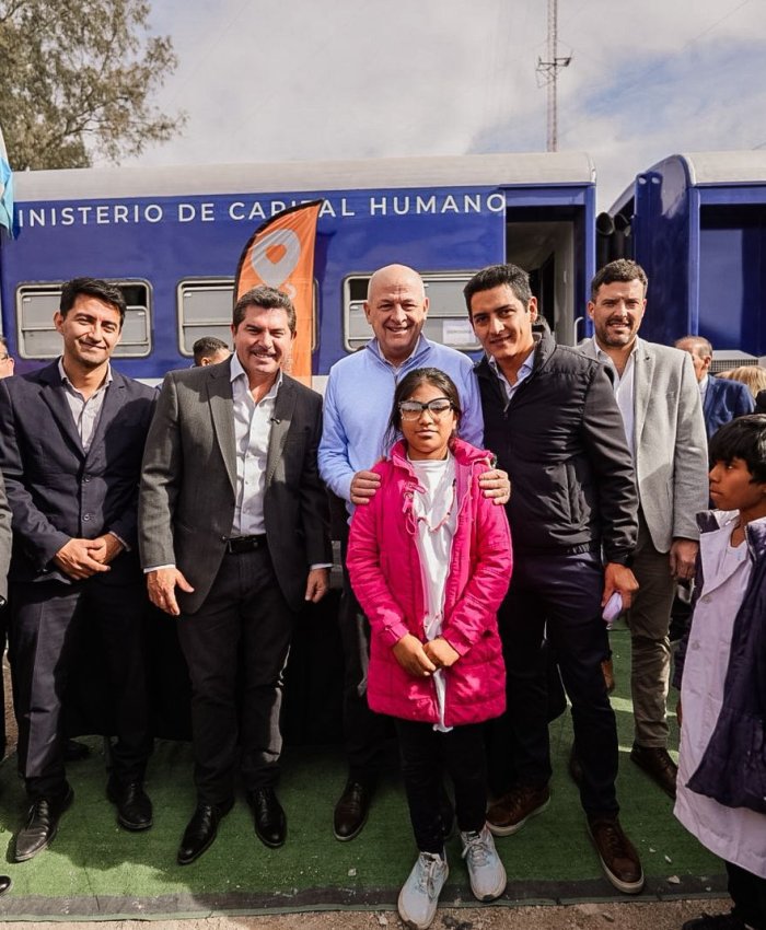 Más servicios y trámites cerca de los vecinos: Orrego recorrió el operativo San Juan Cerca en Cañada Honda