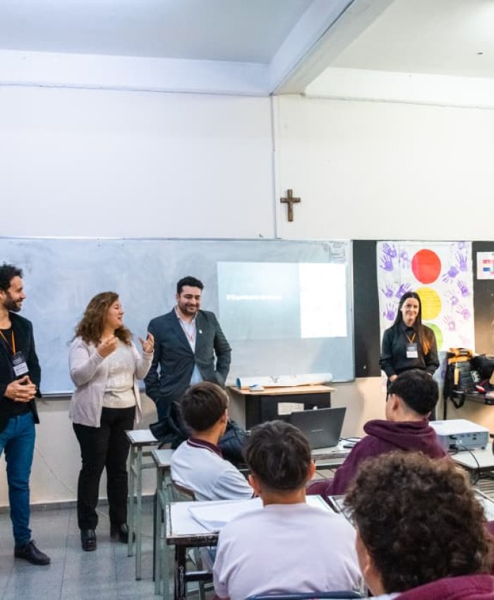 Más de 800 estudiantes participaron del programa “Construyendo Seguridad” en escuelas secundarias