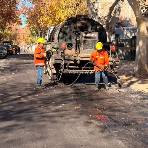 La pavimentación llegó al corazón del centro sanjuanino: comenzaron los trabajos sobre calle Caseros