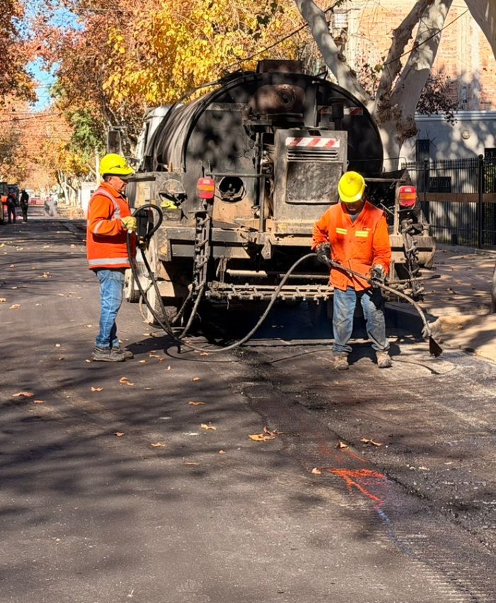 La pavimentación llegó al corazón del centro sanjuanino: comenzaron los trabajos sobre calle Caseros