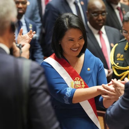 «La triste historia se repite: Keiko Fujimori asumió la presidencia de Perú