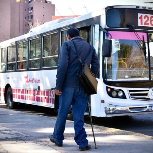 Prorrogan la vigencia de los pases de colectivo vencidos para personas con discapacidad