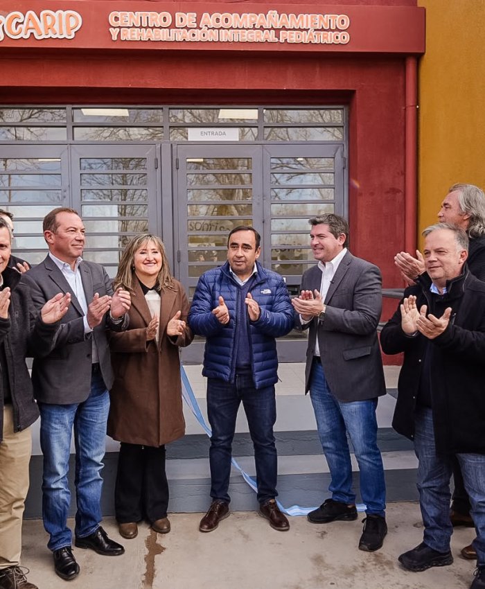 Orrego anunció en Iglesia la construcción del primer parque solar híbrido comunitario de San Juan