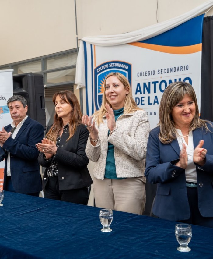 Lanzan «Mi DNI Joven», el programa que facilita la actualización de documentos en las escuelas