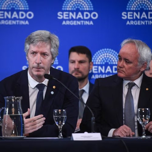 Sin respuestas sobre el oro del Banco Central: senadores peronistas ampliaron la denuncia contra Milei, Caputo y Bausilli