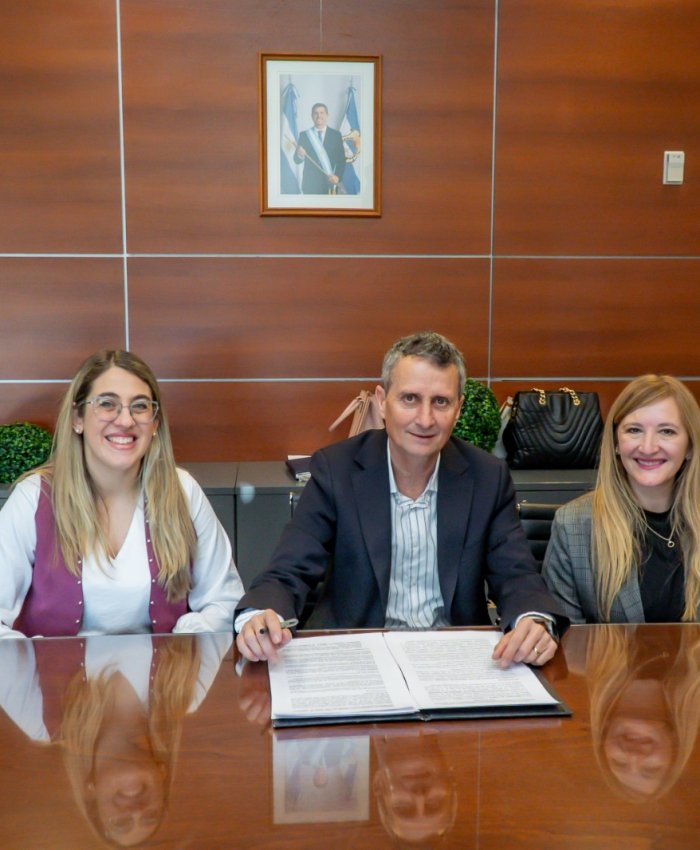 Asociativismo firmó convenios con dos escuelas para brindar capacitaciones