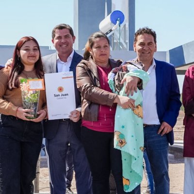 Orrego entregó viviendas a 118 familias de Angaco