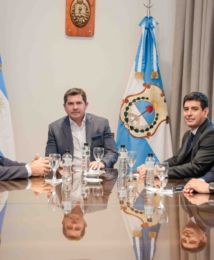 Orrego recibió a una autoridad de una compañía aérea low cost