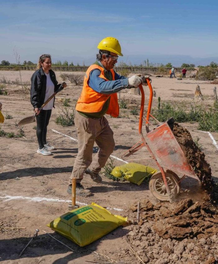 Chimbas celebró la primavera con una jornada de Voluntariado en el vivero de El Mogote