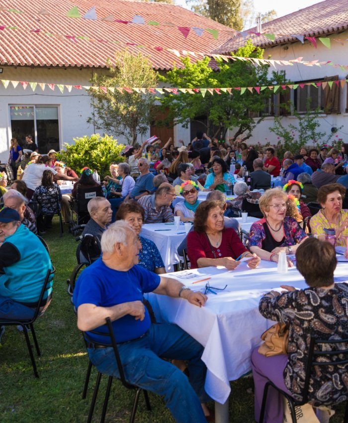 Con una actividad compartida con integrantes de Centros de Jubilados, hubo festejos en la Residencia del Adulto Mayor