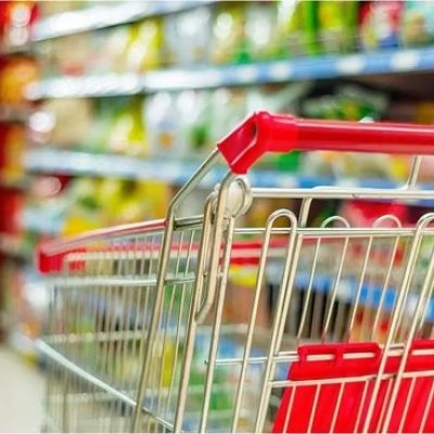 Las ventas en supermercados cayeron por tercer mes consecutivo en agosto