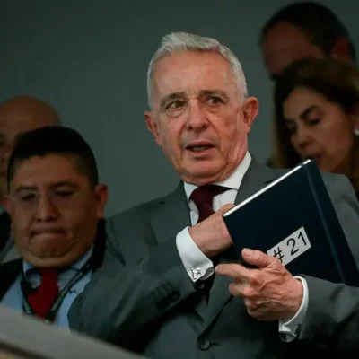 COLOMBIA: la Justicia otorgó libertad condicional al expresidente Alvaro Uribe acusado de soborno en actuación penal y fraude procesal