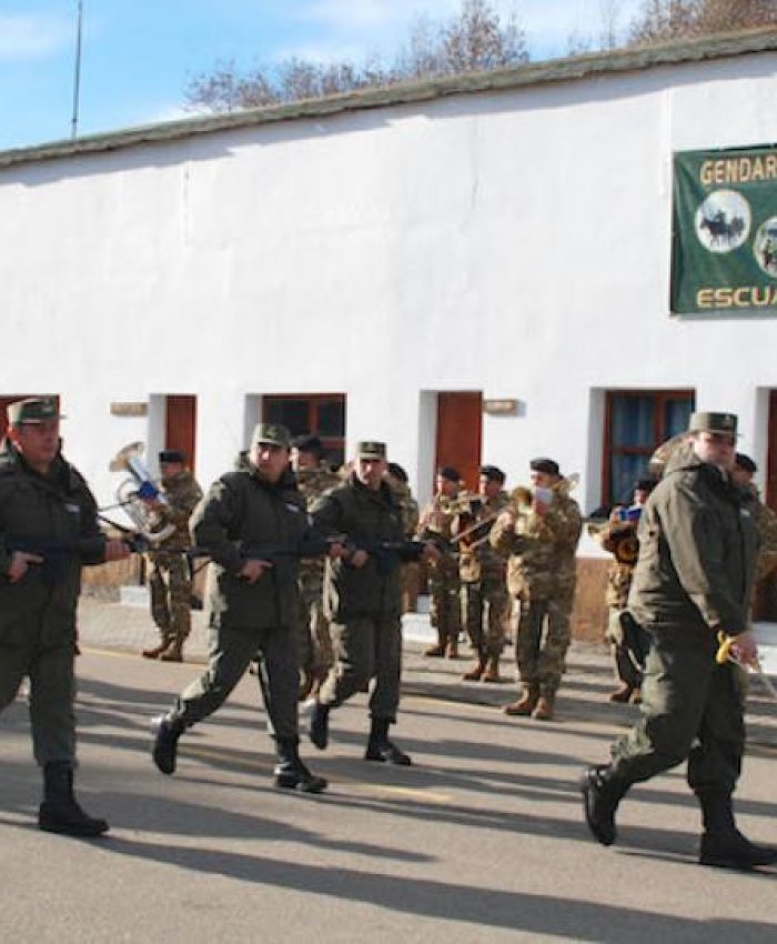 Allanan Gendarmería en Esquel por la desaparición de Maldonado