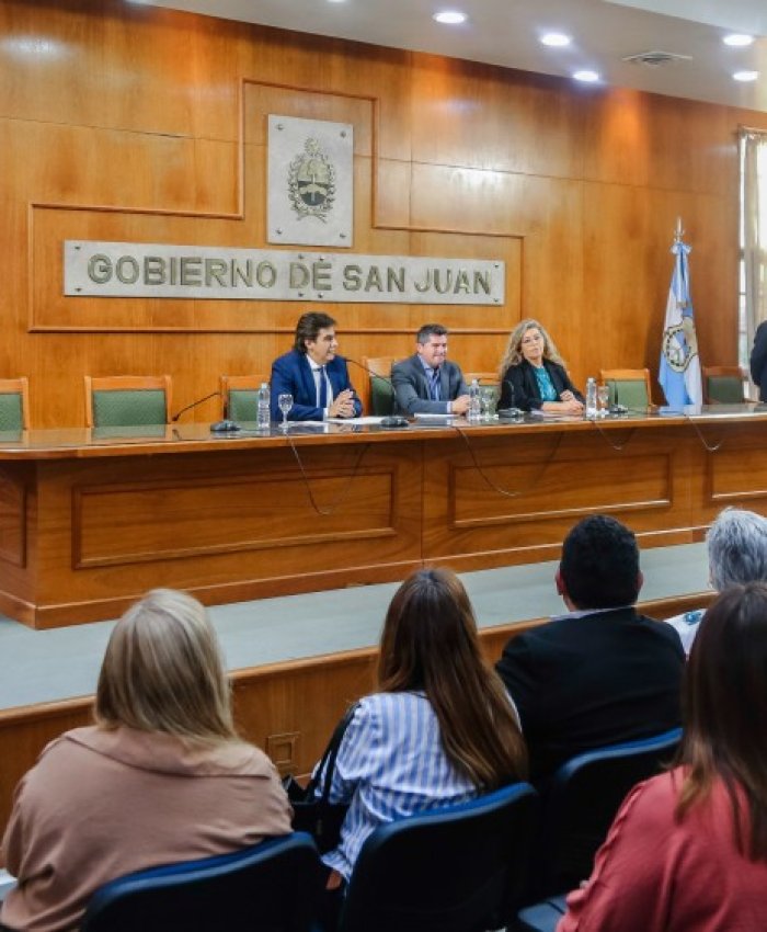 Orrego lanzó el innovador programa «Cuentas Claras» para llevar la educación financiera a las aulas de San Juan