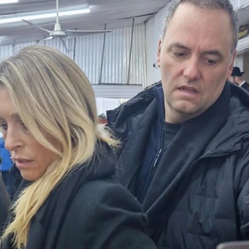 5.000 preguntas para Adorni: la oposición exige respuestas sobre su patrimonio y el viaje a Uruguay