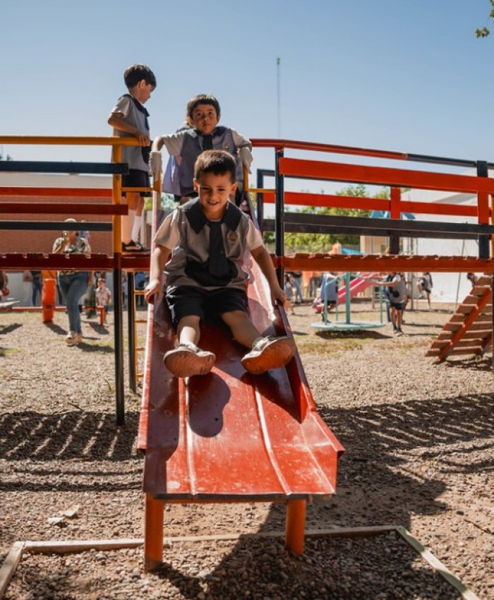 Más de cien Escuelas de Nivel Inicial fueron equipadas con patios de juego