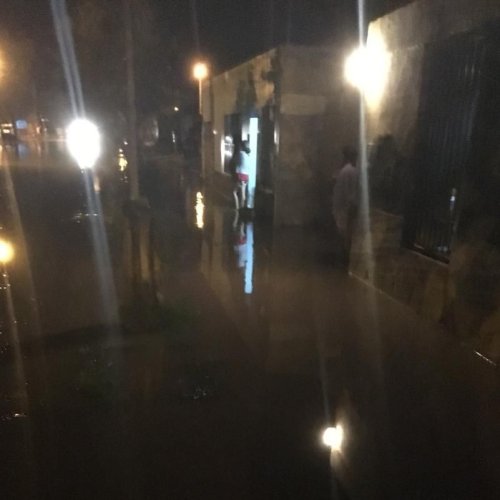 Desidia en Sarmiento: decadas sin obras, llueve y las familias se inundan (mirá el video y las fotos)