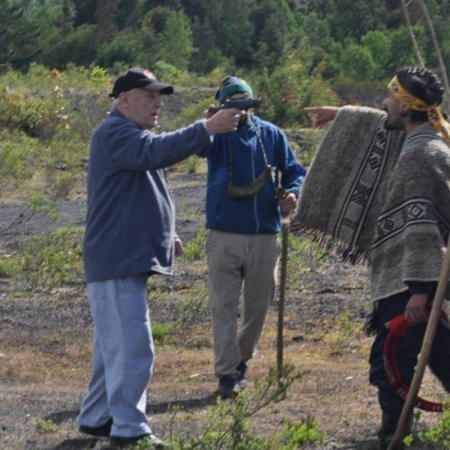 «¡Te voy a matar!»: Sujeto amenaza con un arma a grupo mapuche que realizaba una ceremonia