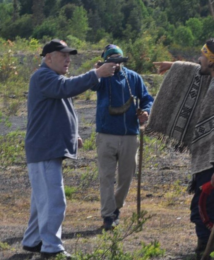 «¡Te voy a matar!»: Sujeto amenaza con un arma a grupo mapuche que realizaba una ceremonia