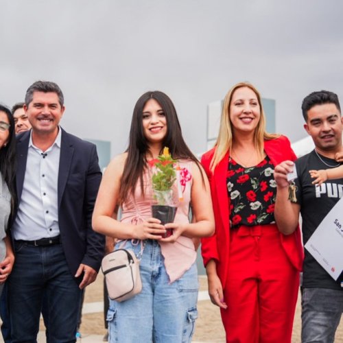 Orrego celebró los 272 años de Iglesia con la entrega de 40 casas, el anuncio de dos barrios y la puesta en marcha de luz LED para una ruta clave