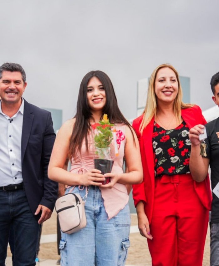 Orrego celebró los 272 años de Iglesia con la entrega de 40 casas, el anuncio de dos barrios y la puesta en marcha de luz LED para una ruta clave