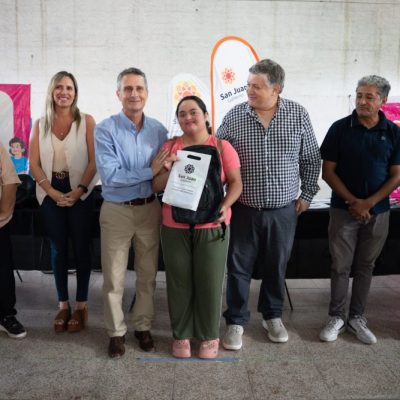 Entregaron los kits de útiles en 9 de Julio y 25 de Mayo