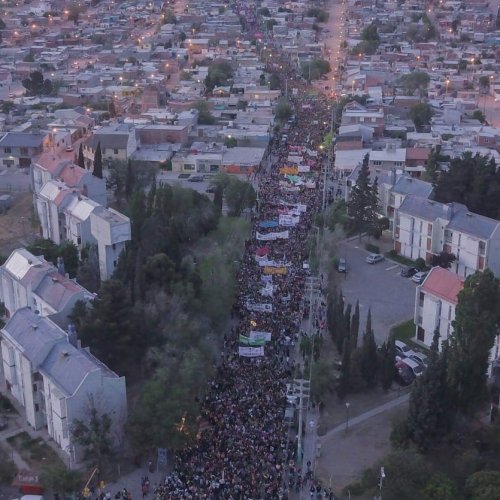 Trelew: multitudinaria marcha de mujeres