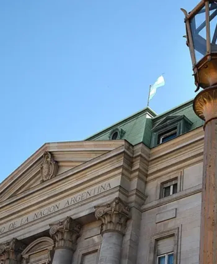 «LA CASTA ESTA INTACTA»: el Banco Nación otorgó más de 1.100 créditos hipotecarios a funcionarios durante el Gobierno de Milei