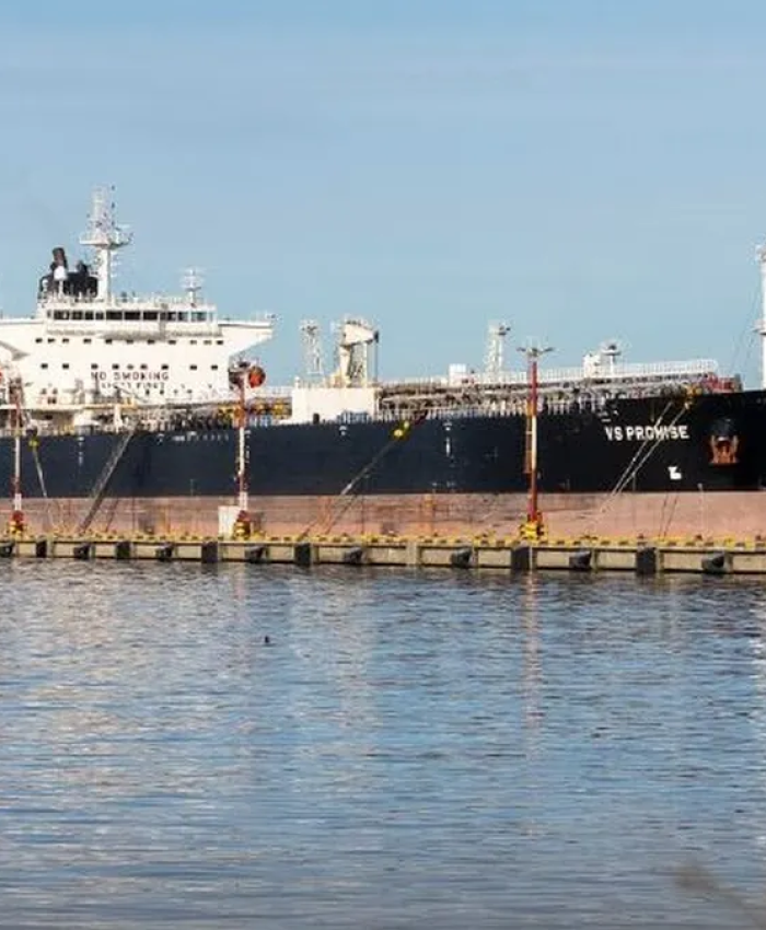 Argentina | El Gobierno de la provincia de Tierra del Fuego denunció la presencia de un buque petrolero de bandera británica en el puerto de Ushuaia
