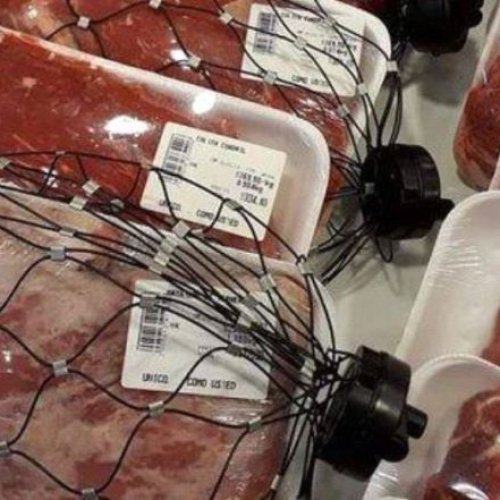 San Juan: cuadras de epera, la mayoría jubilados, hicieron fila desde las 4 en medio del frio para comprar carne