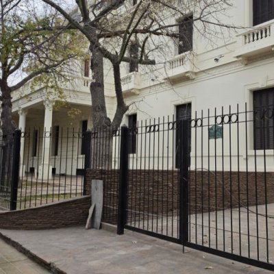 Finalizó la restauración integral de la fachada histórica del Hospital Rawson