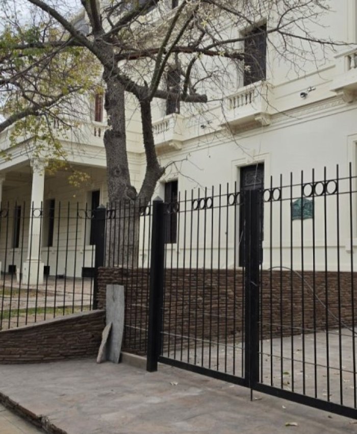 Finalizó la restauración integral de la fachada histórica del Hospital Rawson