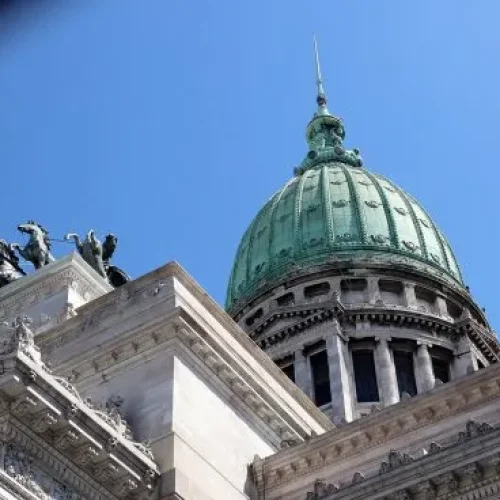 ¿CAMBIA EL RECUENTO DE POROTOS EN EL SENADO?: tres peronistas dejan el bloque y cambia el mapa de poder