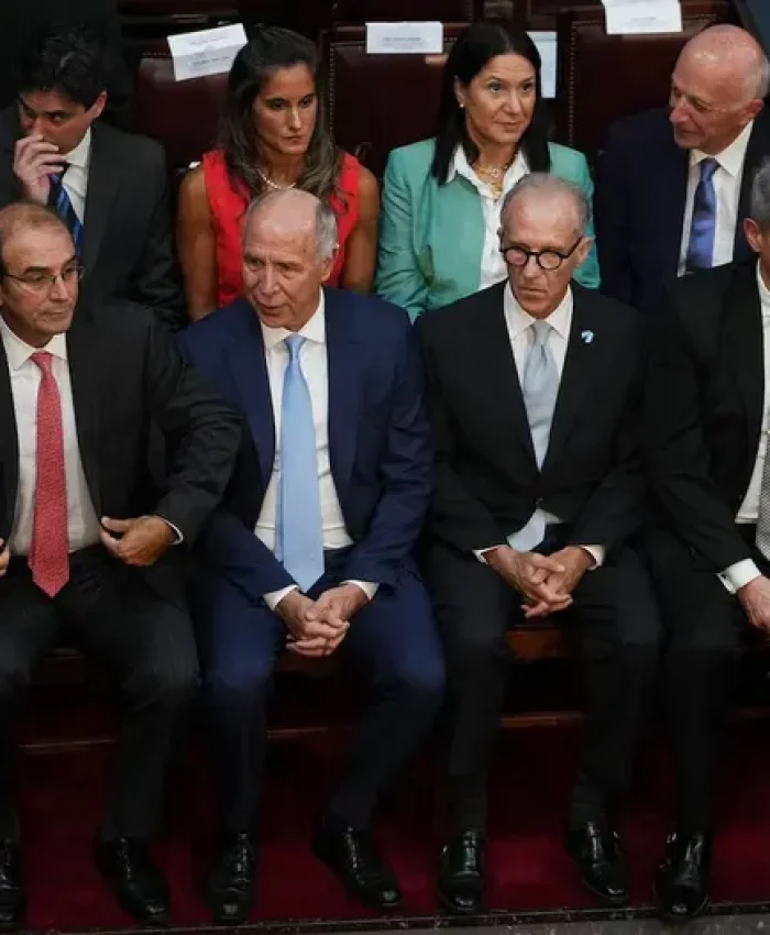 EL AVANCE LIBERTARIO EN MANOS DE AMIGOS: el avance de Milei ahora en manos de la Corte, por Hugo Muleiro.