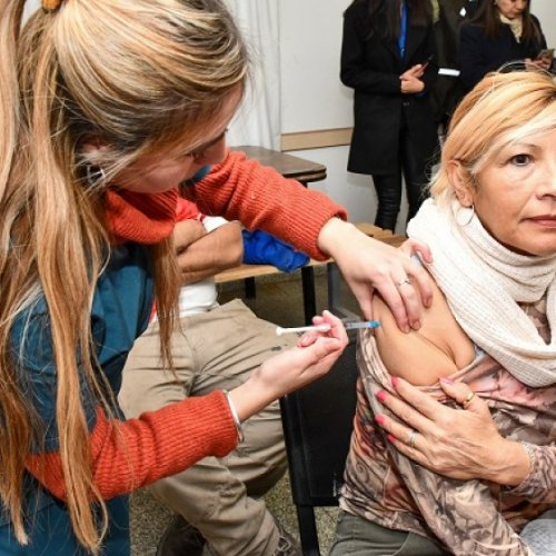 Continúan los operativo de vacunación en vacaciones