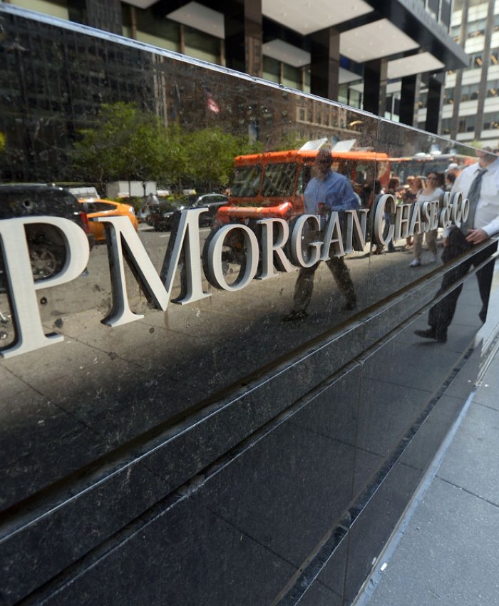 J.P. Morgan analiza las inconsistencias y los riesgos y recomienda retirarse de la bicicleta financiera en Argentina