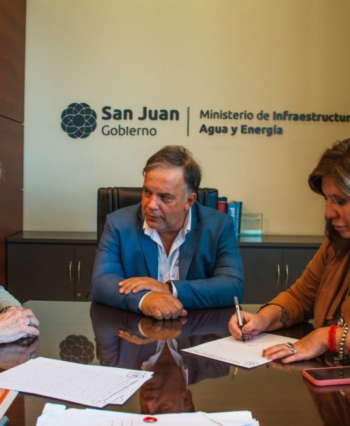 El IPV impulsa un plan para que unas 1500 familias puedan escriturar sus casas