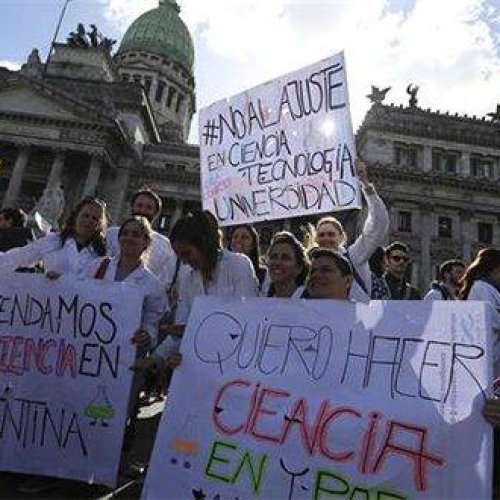 Premios Nobel denunciaron la situación de la ciencia argentina y advirtieron sobre un “nuevo éxodo de científicos»