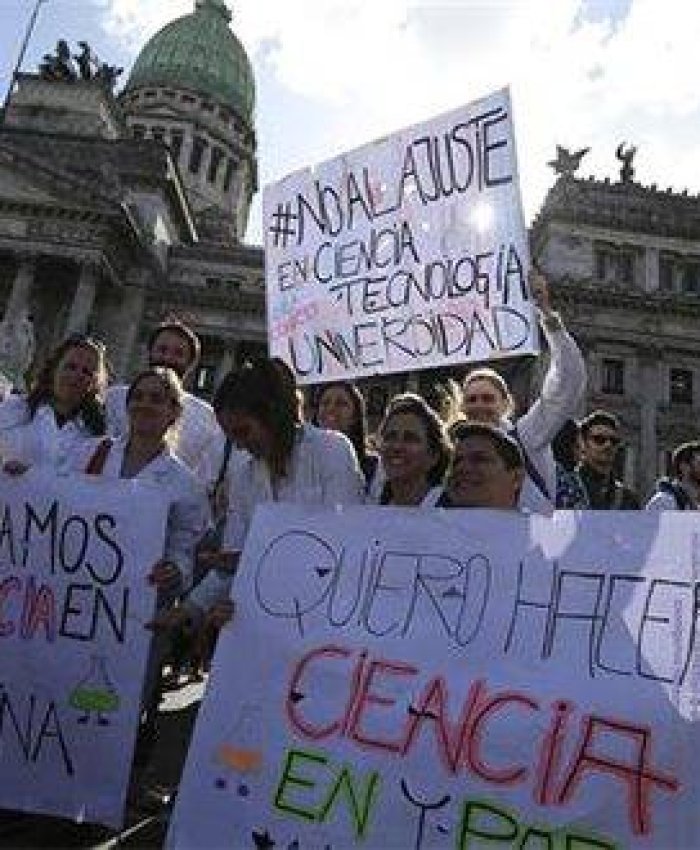 Premios Nobel denunciaron la situación de la ciencia argentina y advirtieron sobre un “nuevo éxodo de científicos»