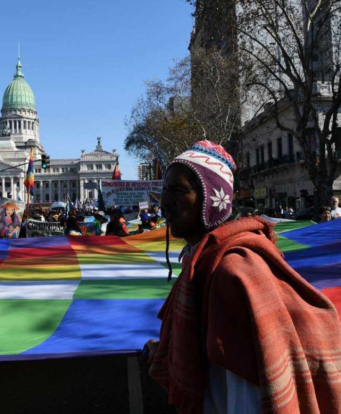 El gobierno nacional derogo por decreto la Emergencia Territorial Indígena en Argentina