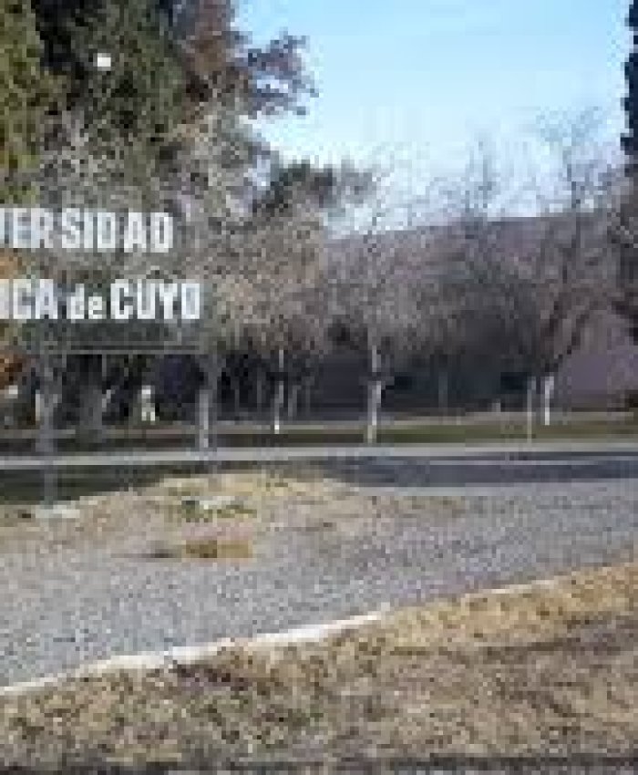 Alumnos de Derecho de la Católica en protesta