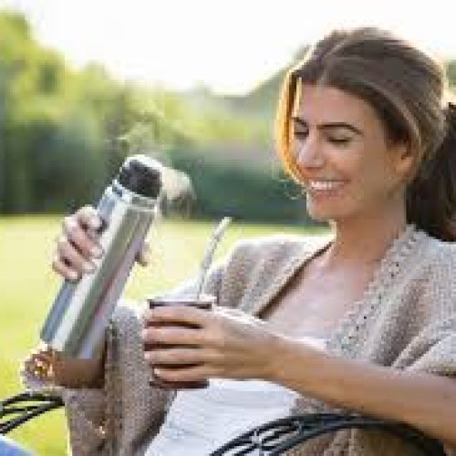 La empresa de Juliana Awada ajusta personal «por la situación económica del país»