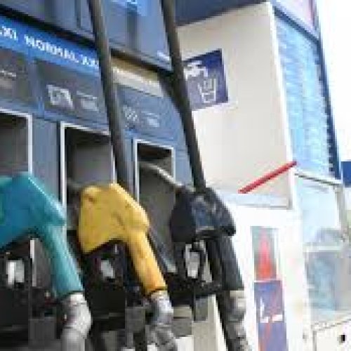 Gobierno rompe el acuerdo con petroleras y libera el precio de naftas