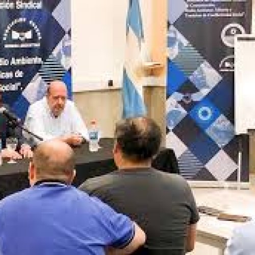 Uñac criticó el modelo de Macri y defendió la industria nacional