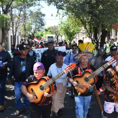 PARAGUAY: comunidades indígenas protestan por el cierre de la sede central del Instituto Paraguayo del Indígena en Asunción
