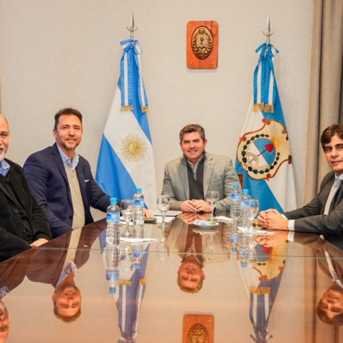 El gobernador Orrego recibió a empresarios locales que desarrollan el primer Open Mall de San Juan