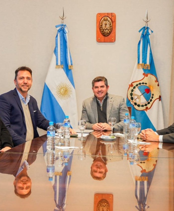 El gobernador Orrego recibió a empresarios locales que desarrollan el primer Open Mall de San Juan