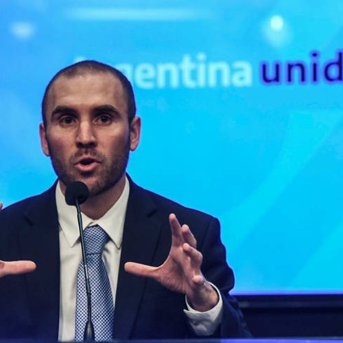 Economía: Guzmán anunció  retenciones a la soja e impuesto a la compra de dólares
