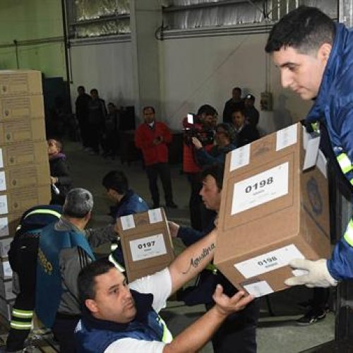 PASO: empezó la distribución de urnas en los grandes centros urbanos