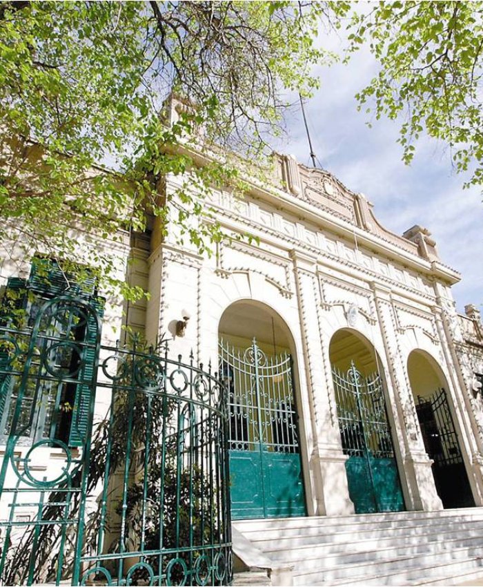 Covid-19: suspenden las clases en tres departamentos